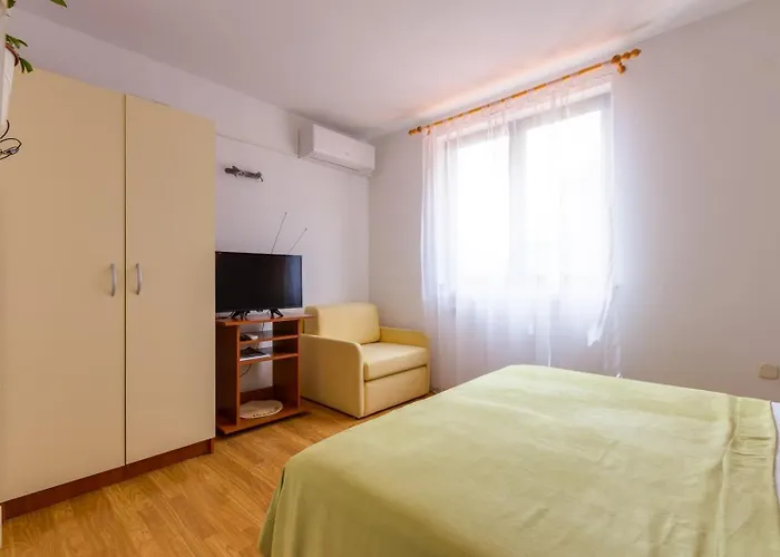 Gisela, Guest house
