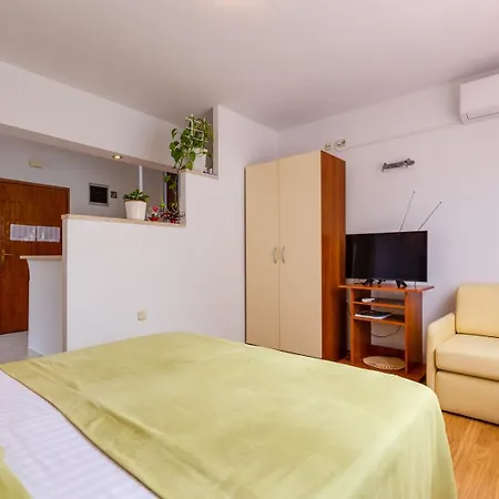 Gisela, Penzion 3*